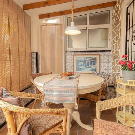 Apartment Stunning In With Wifi Torrevieja